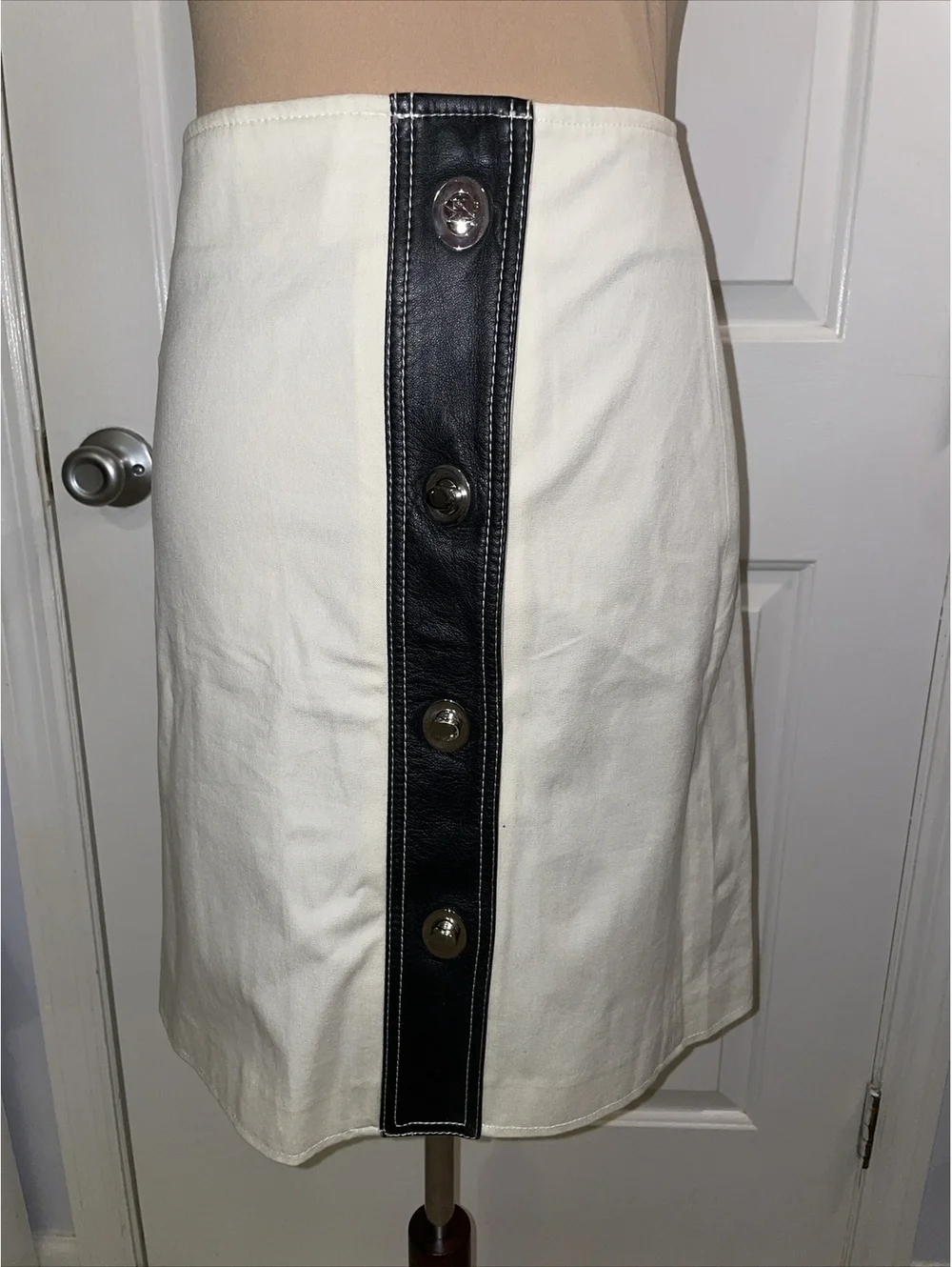 Michael Kors Size 10 Skirt A Line Button Front